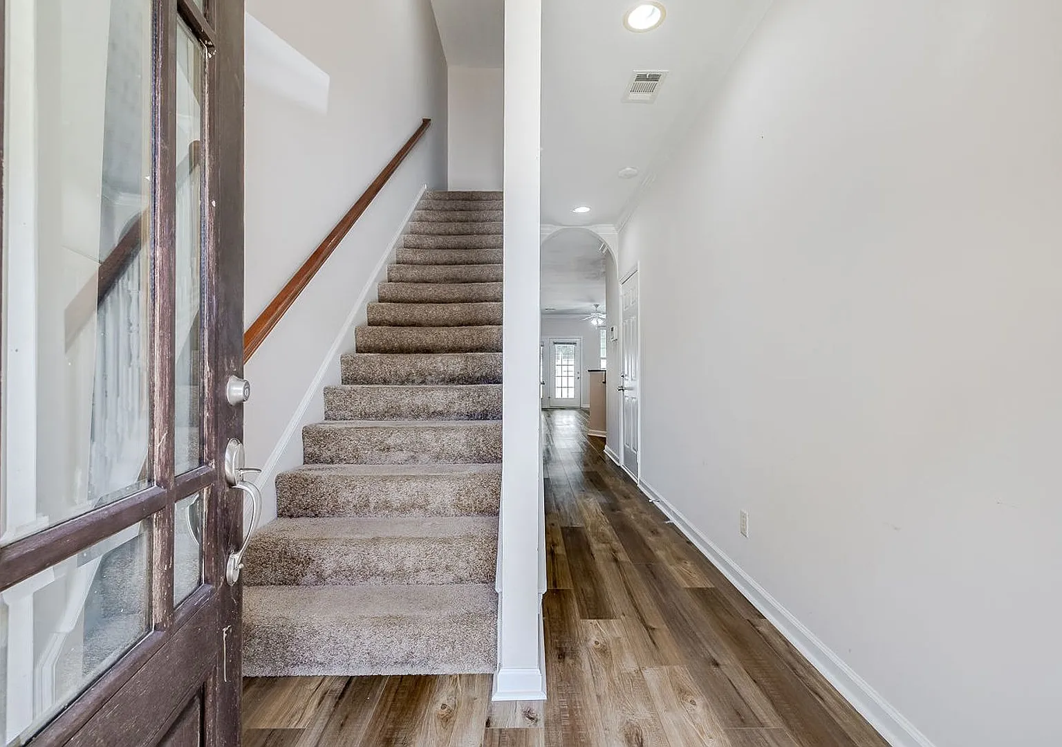 3-Bedroom End-Unit Townhome in Gated Weslyn Park — Photo 3