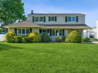 2555 Kensingston Rd #1, East Meadow, NY 11554