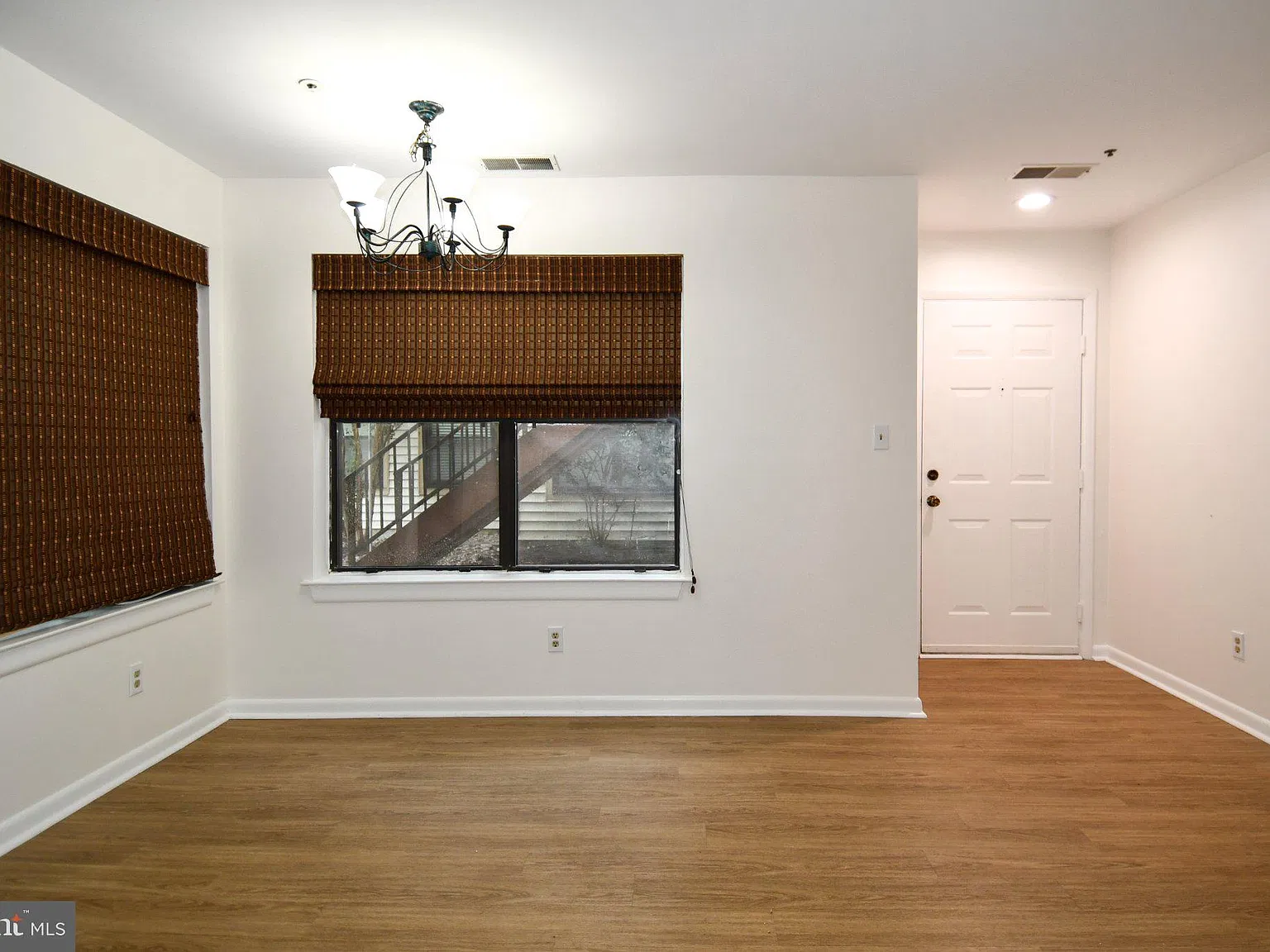 2 bed, 1.0 bath, 745 sqft, $2,100 — Photo 3