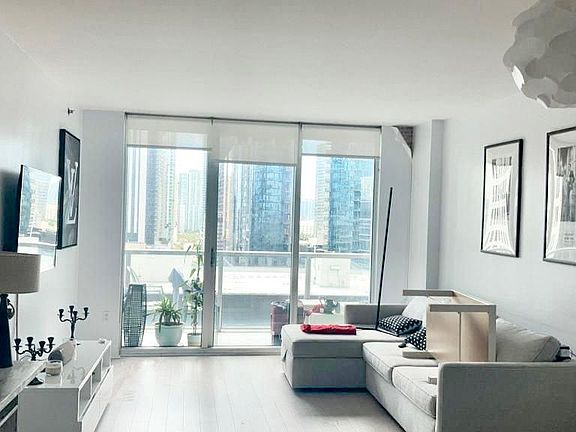 5th image of 333 NE 24th St APT 1001