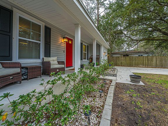 5th image of 2131 Bradham Rd