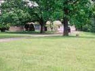 1633 N State Highway 94, Carthage, IL 62321