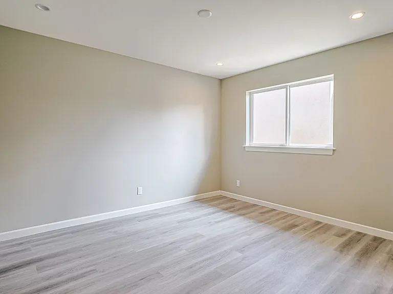 5261 Harmony Ave — Photo 23