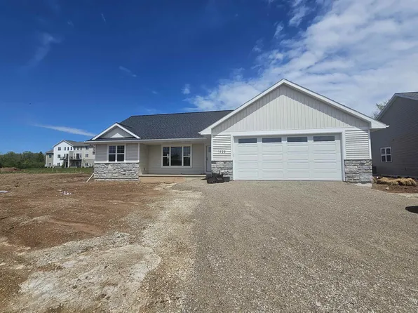 1423 Hoffman Rd, Green Bay, WI 54311