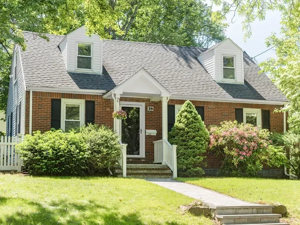 26 Udine St, Arlington, MA 02476
