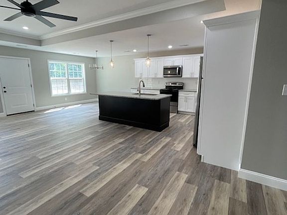 4th image of 616 Elizabeth St