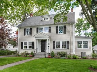 16 Lexington Rd, West Hartford, CT 06119