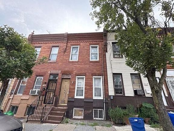 2nd image of 3043 N Franklin St