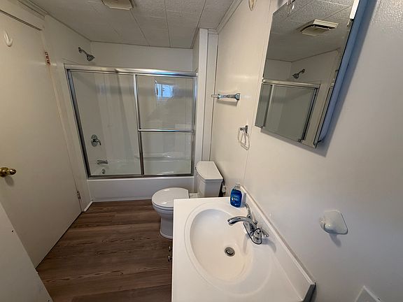 4th image of 343 1/2 E 4th St