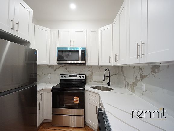 3rd image of 38 Cornelia St APT 2