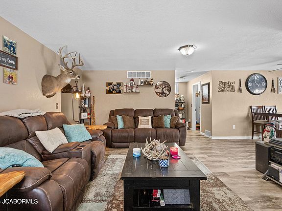 4th image of 29658 Leonard Rd