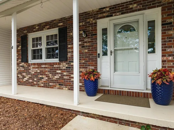 859 Shoreham Dr, Newark, OH 43055