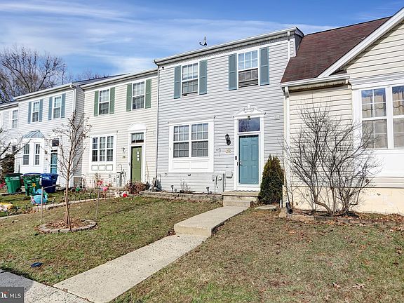 3rd image of 352 Woodland Green Ct