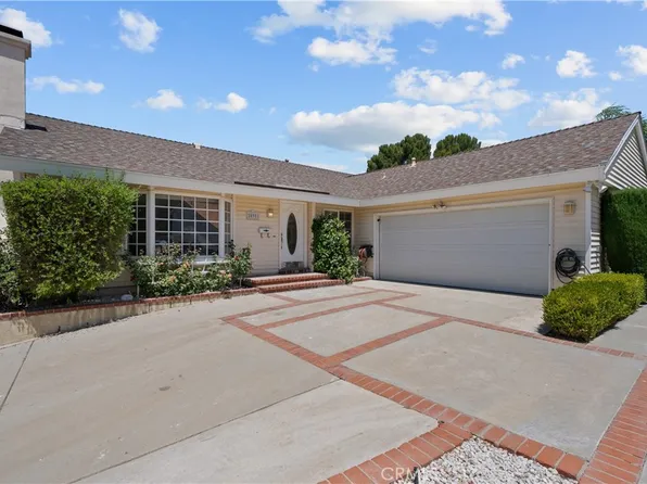 28901 Lotusgarden Dr, Santa Clarita, CA 91387