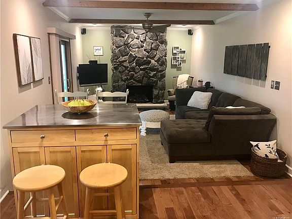 4th image of 4 Beaver Ln