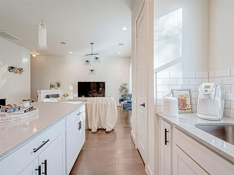 6021 Cypress St — Photo 18
