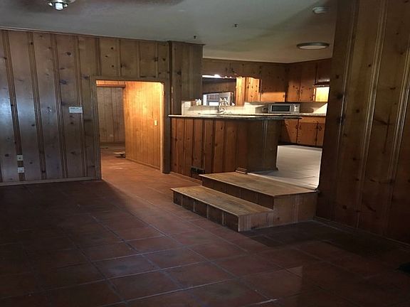 4th image of 414 Lynn Ave