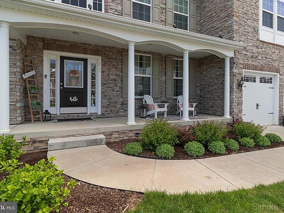 3rd image of 822 Ashby Dr