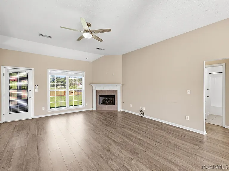1312 Meadow Glen Rd — Photo 5