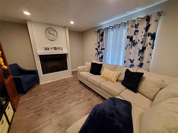 3rd image of 603 Bowie St