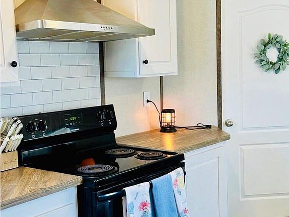 3rd image of 411 Eckard Cir