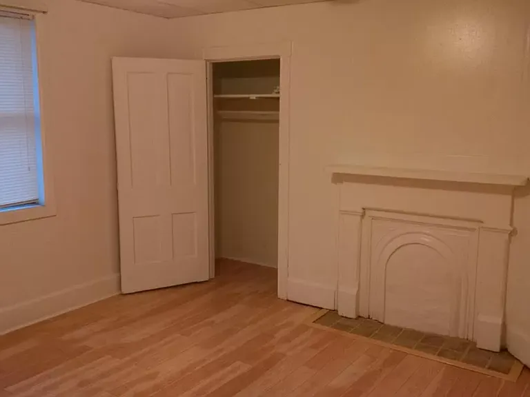 221 Park St S — Photo 3