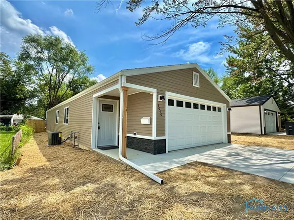 5040 Winona Rd, Toledo, OH 43613