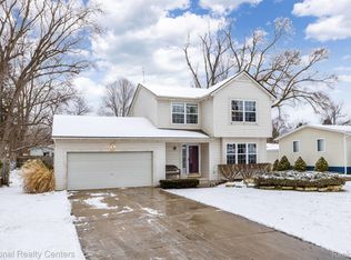 4890 Lindholm Dr, White Lake, MI