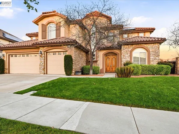 5653 Signal Hill Dr, Dublin, CA 94568