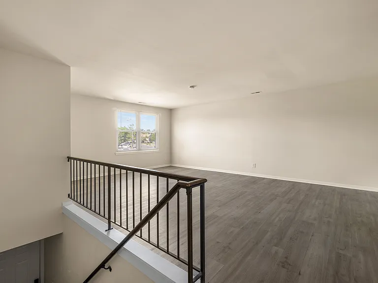 28 Hopewell Ln #B — Photo 4