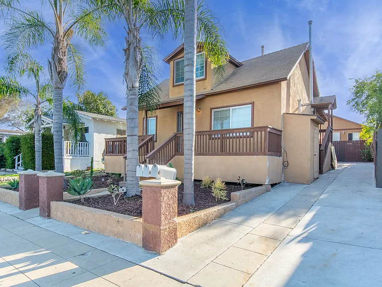 Refreshed + Bright 2 Bed/1 Bath in the Heart of North Park! — Photo 15