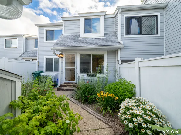 6 Peddlars Dr Unit 6, Branford, CT 06405