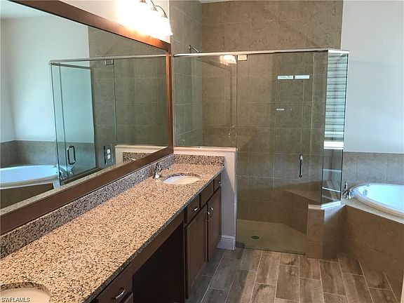 4th image of 10023 Florence Cir