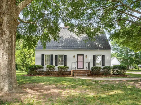 220 College Ave, Warsaw, VA 22572