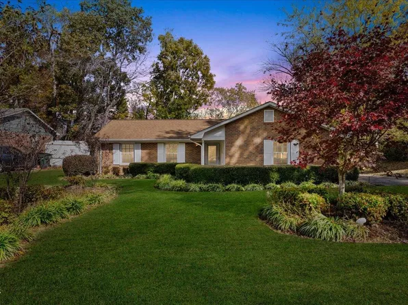 2323 Buckingham Rd, Burlington, NC 27217