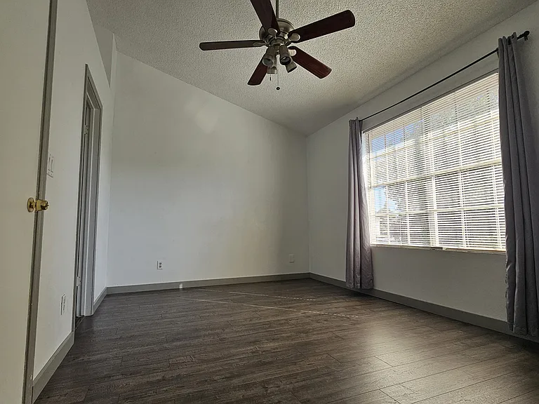 1961 N Hartford St #1021 — Photo 18