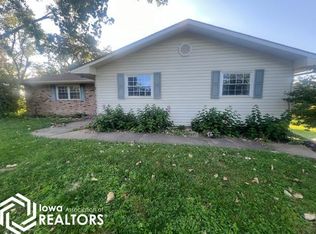1 Bluff Hills Dr, Montrose, IA 52639