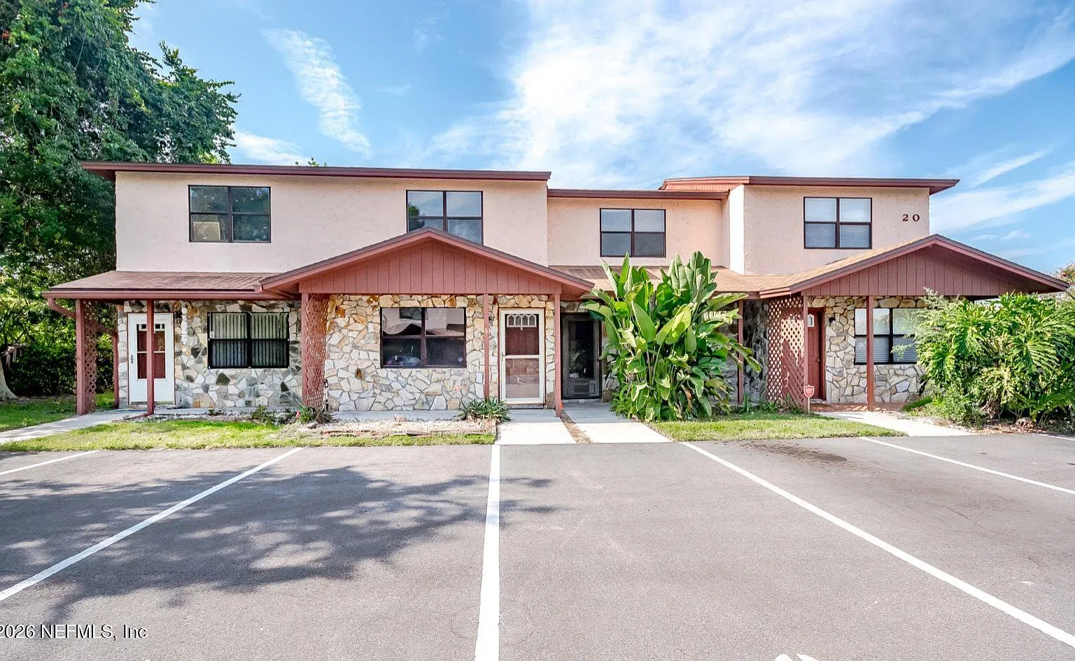 3 bed, 2.0 bath, 1280 sqft, $1,995 — Photo 1