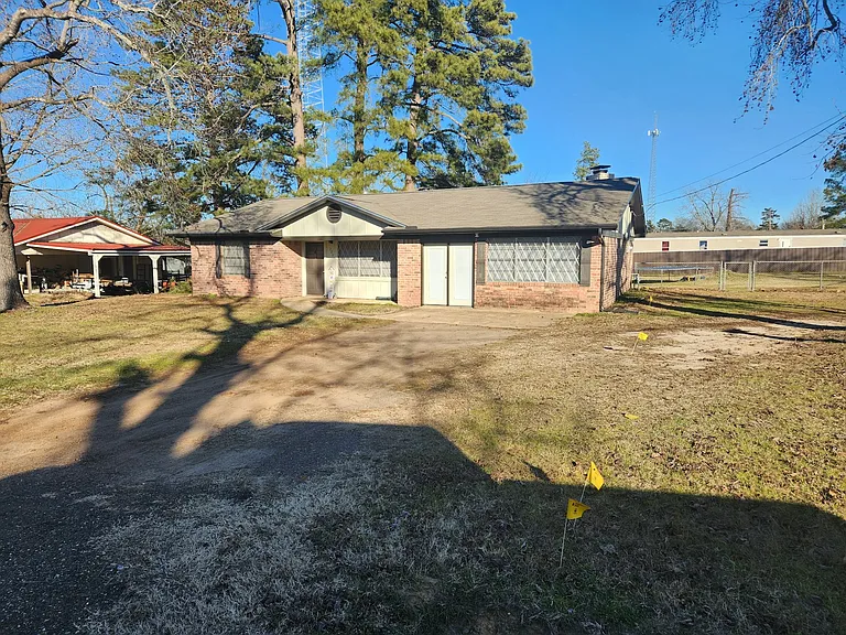 703 S Foster St — Photo 1
