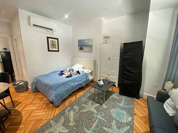 3rd image of 23 Regent Cir #1