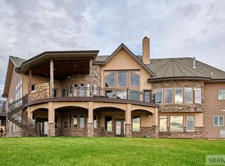 7784 S Cliffside Ln, Ammon, ID 83406