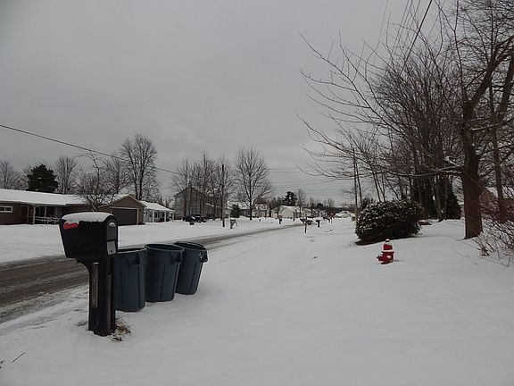 5th image of 1932 Coventry Dr