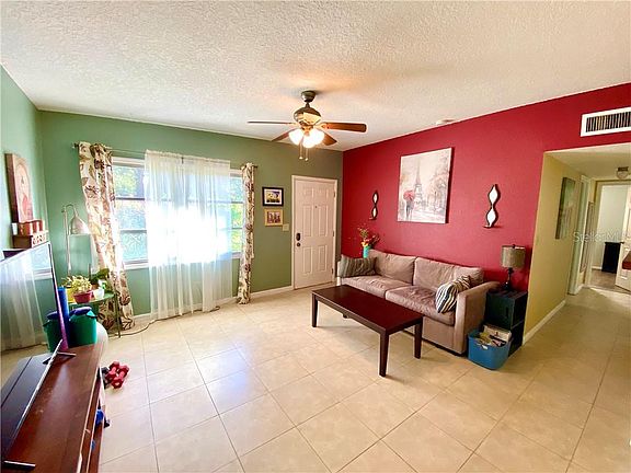 2nd image of 958 Lormann Cir