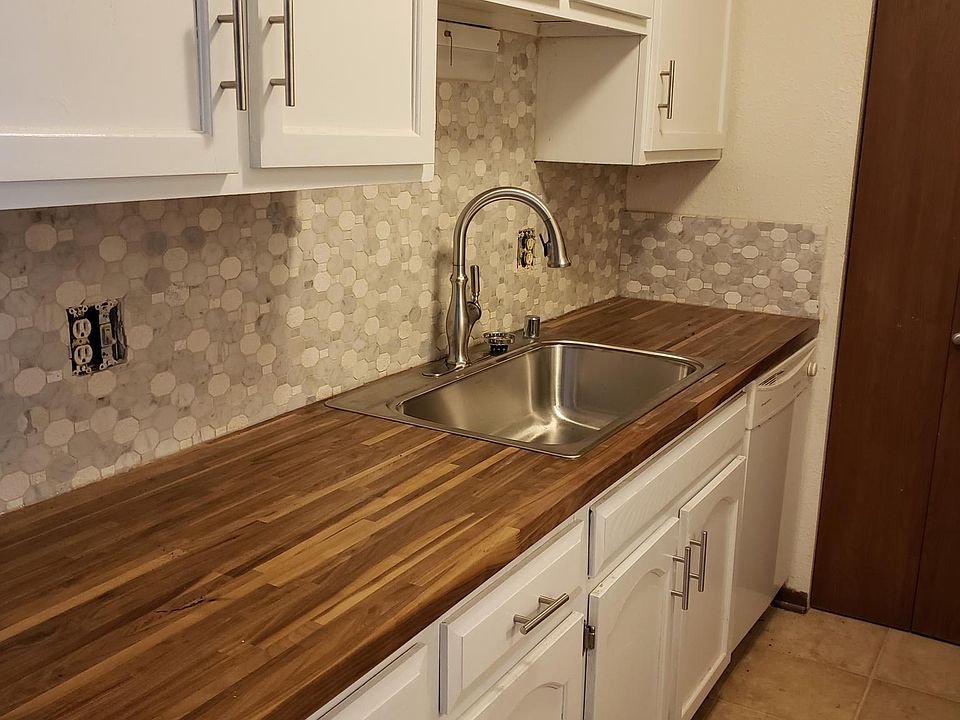1st image of 2517 N 36th St APT 207