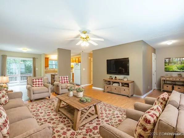 45 Alcorn Ct, Lake Ozark, MO 65049