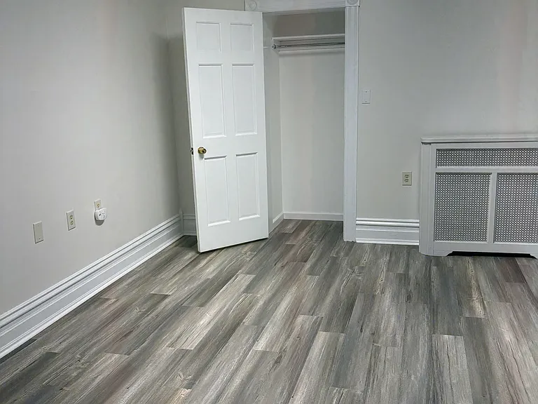 1343 Linden St #4 — Photo 9