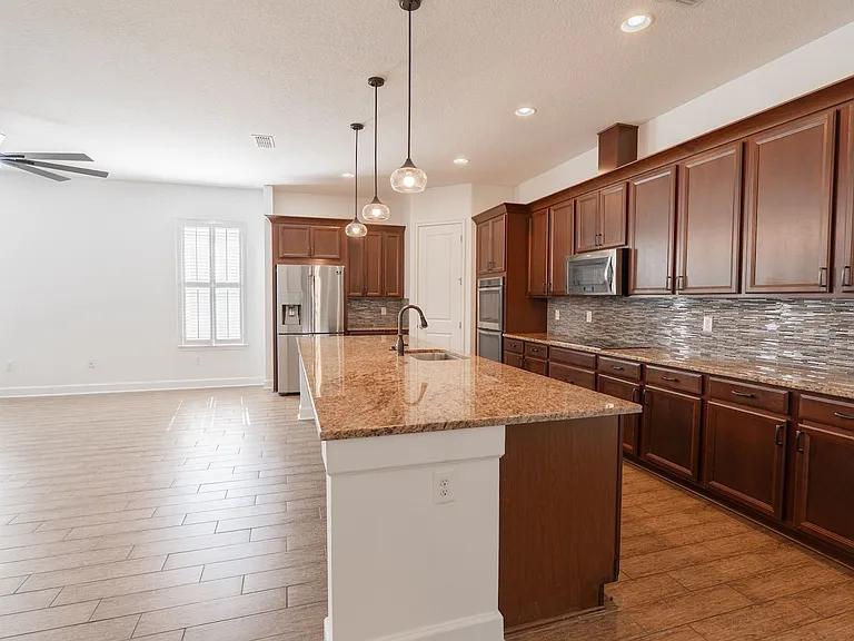 10667 Cardera Dr — Photo 14