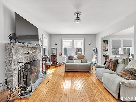 3rd image of 185 Cutspring Road