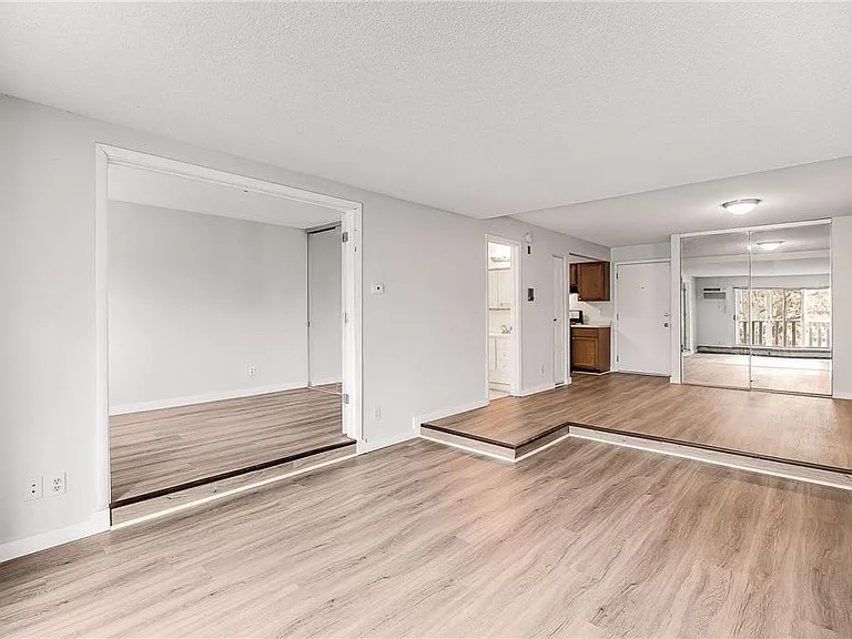 1601 N Innsbruck Dr #281 — Photo 2