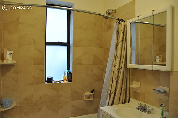 Rented by Compass | media 7